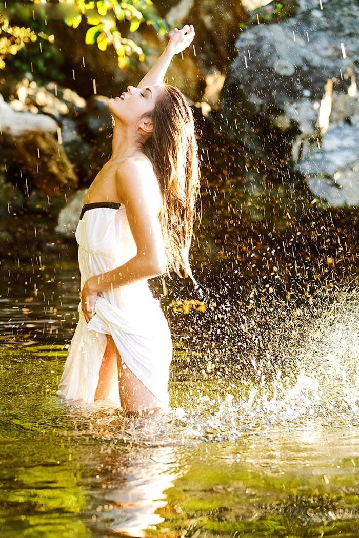 Marie Avgeropoulos in Jaipur