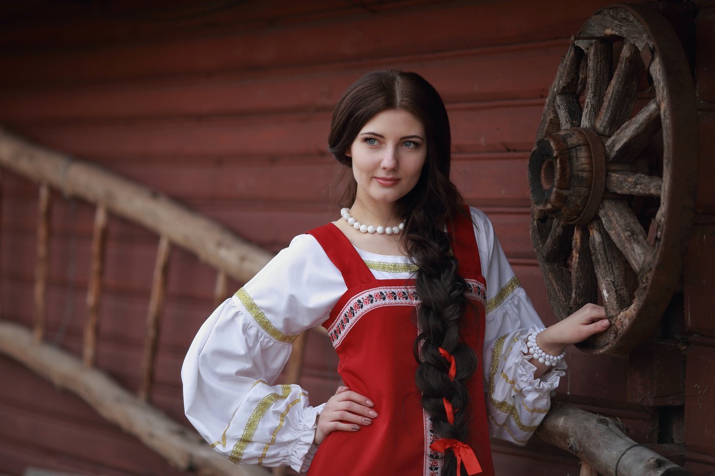 Girls in Slavic costumes’s look of the day — catch her live in Jaipur